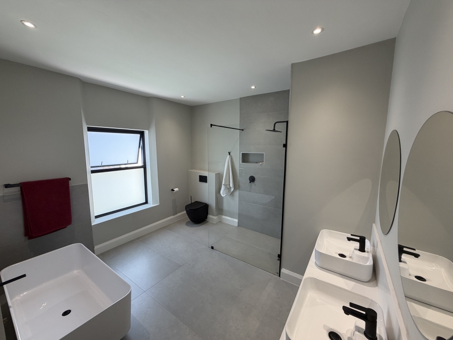 4 Bedroom Property for Sale in Kingswood Golf Estate Western Cape